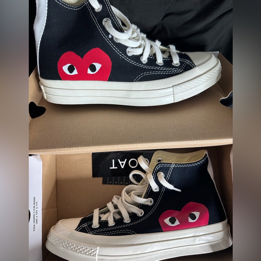 Comme des Garçons Play Men’s 6 Women’s 8